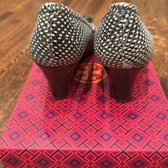 Tory Burch Sally wedge polka dot snakeskin RARE low heel - Picture 3 of 6